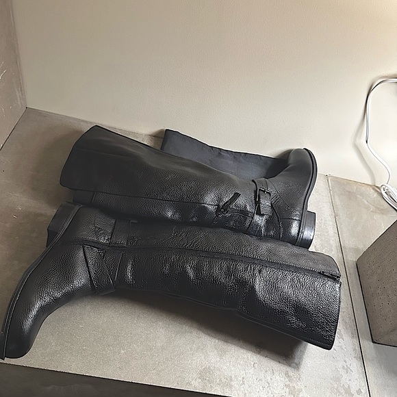 9 West size 5 1/2 leather upper boots - - Picture 6 of 11